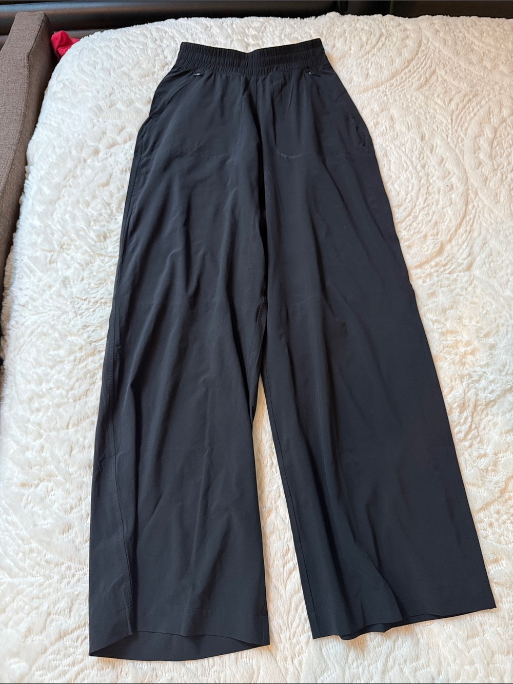 Lululemon Dance Studio Mid-Rise black Pants, size 2, Women’s